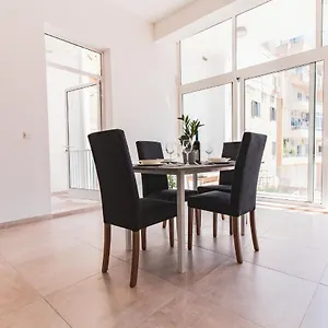 Unique 2bdr Near Sea And Pool In Center! Appartamento